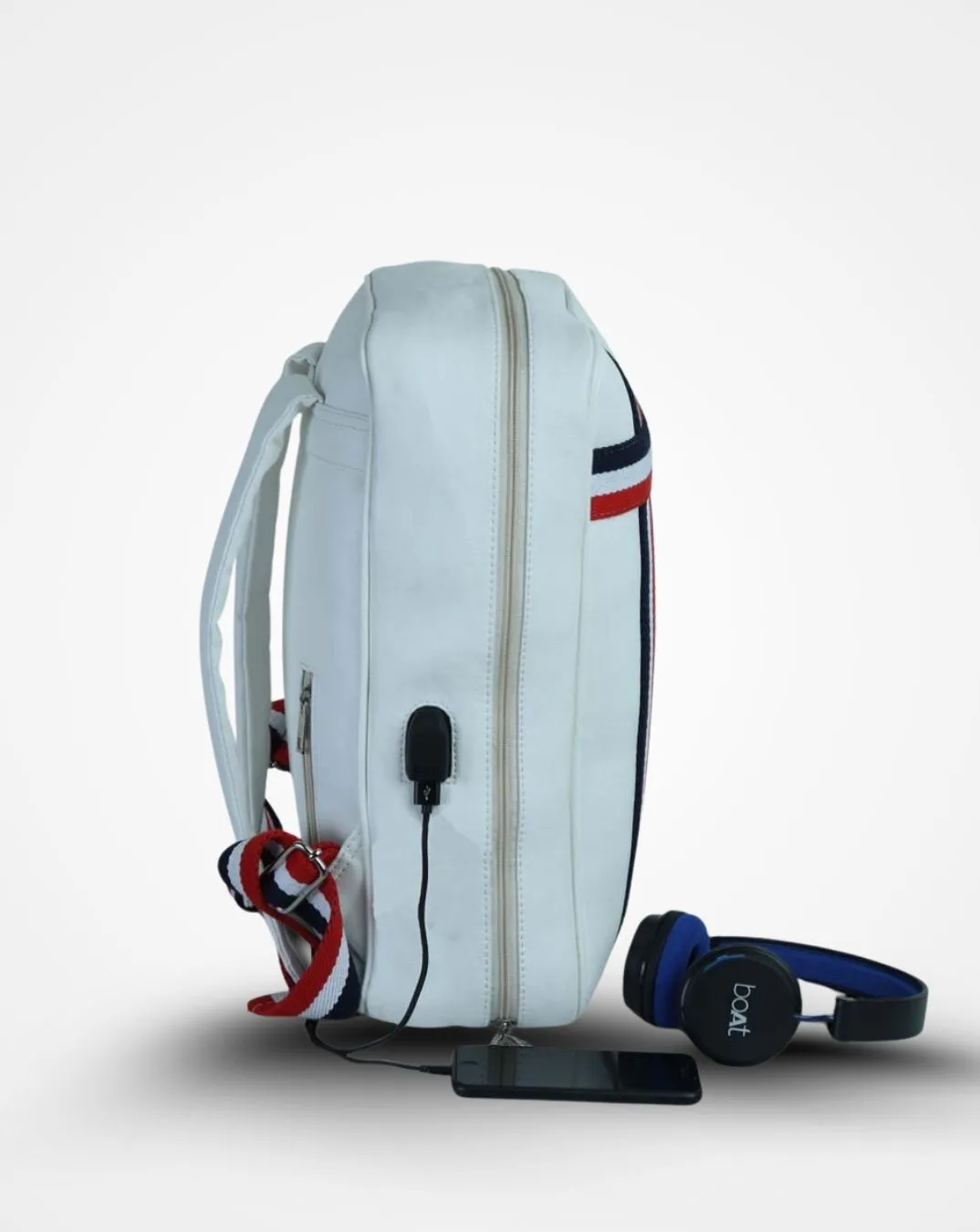 WHITE TROOPER - THE TRAVEL BACKPACK